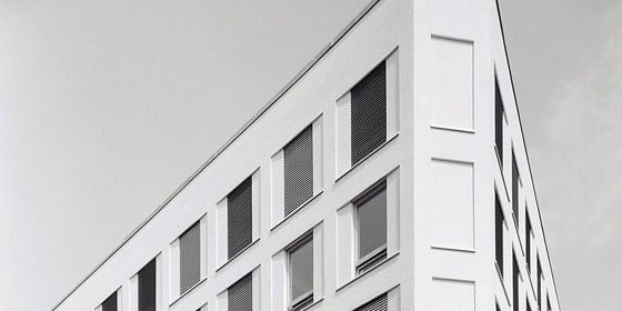 Neubau mit Vorbild Flat-Iron-Building - Geschäftshaus mit Penthouse als Eckbebauung