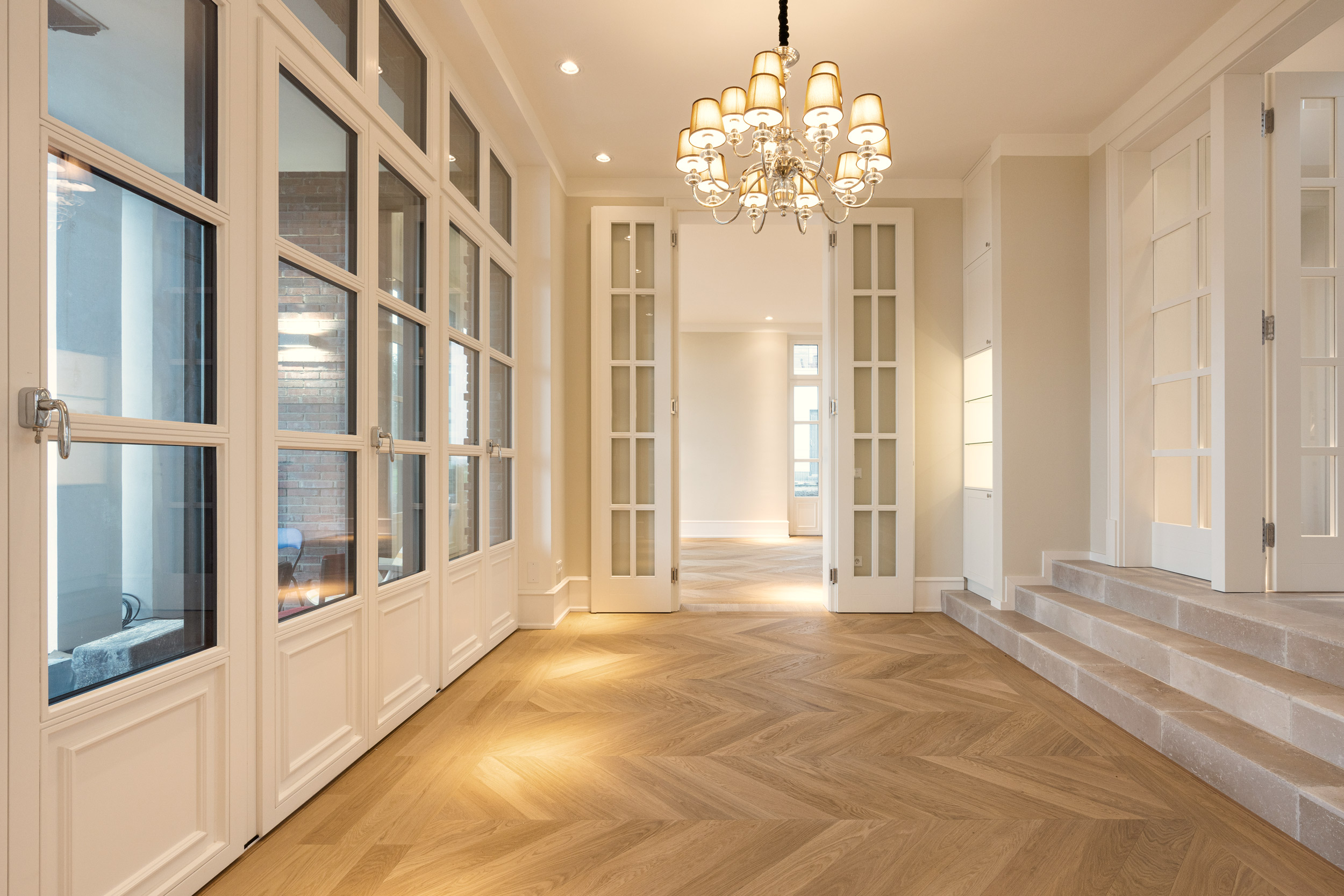 Gestaltung Wohnraueme klassisch modern - ERSTE MEERLINIE Im Kontrast zum Äußeren sind die Wohnräume im Inneren klassisch modern gestaltet