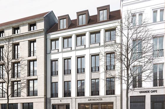 Sandstein, Putzlisenen und Gesimse bilden das Relief der Straßenfassade.