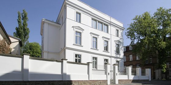 Die Fassade im Straßenbild nach der denkmalgerechten Rekonstruktion